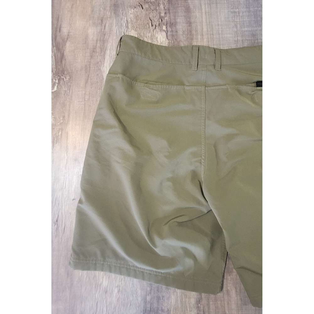 The North Face Rolling Sun Flash Dry Shorts Men's 34 Green Stretch 9" Inseam EUC - Picture 9 of 12
